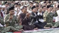 Salat Istisqa Korem 091 untuk Atasi Kebakaran Hutan