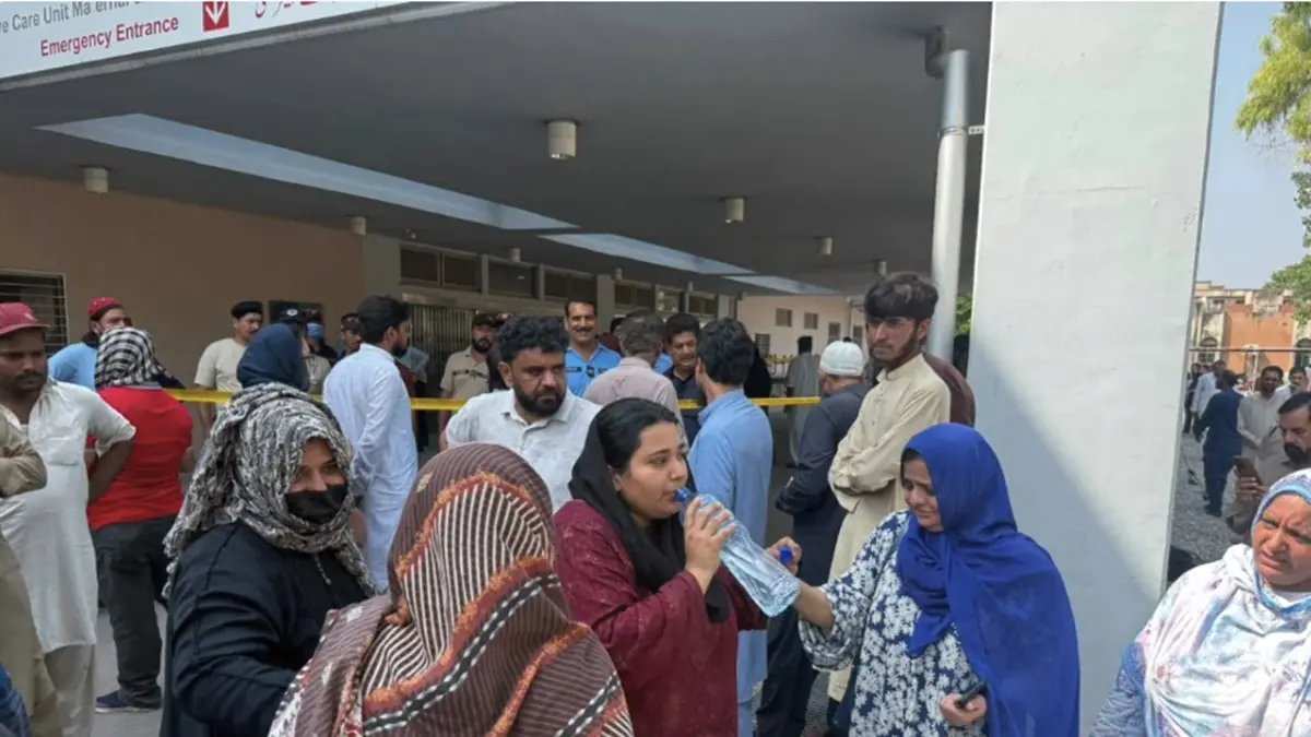 Tragedi Kebakaran Rumah Sakit di Islamabad Tragedi Kebakaran Rumah Sakit di Islamabad