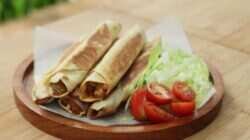 Membuat Kebab Ayam Rumahan yang Praktis dan Lezat Membuat Kebab Ayam Rumahan yang Praktis dan Lezat
