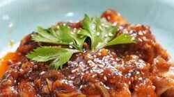 Mengenal Resep Ayam Pedas Manis dengan Lapisan Gurih