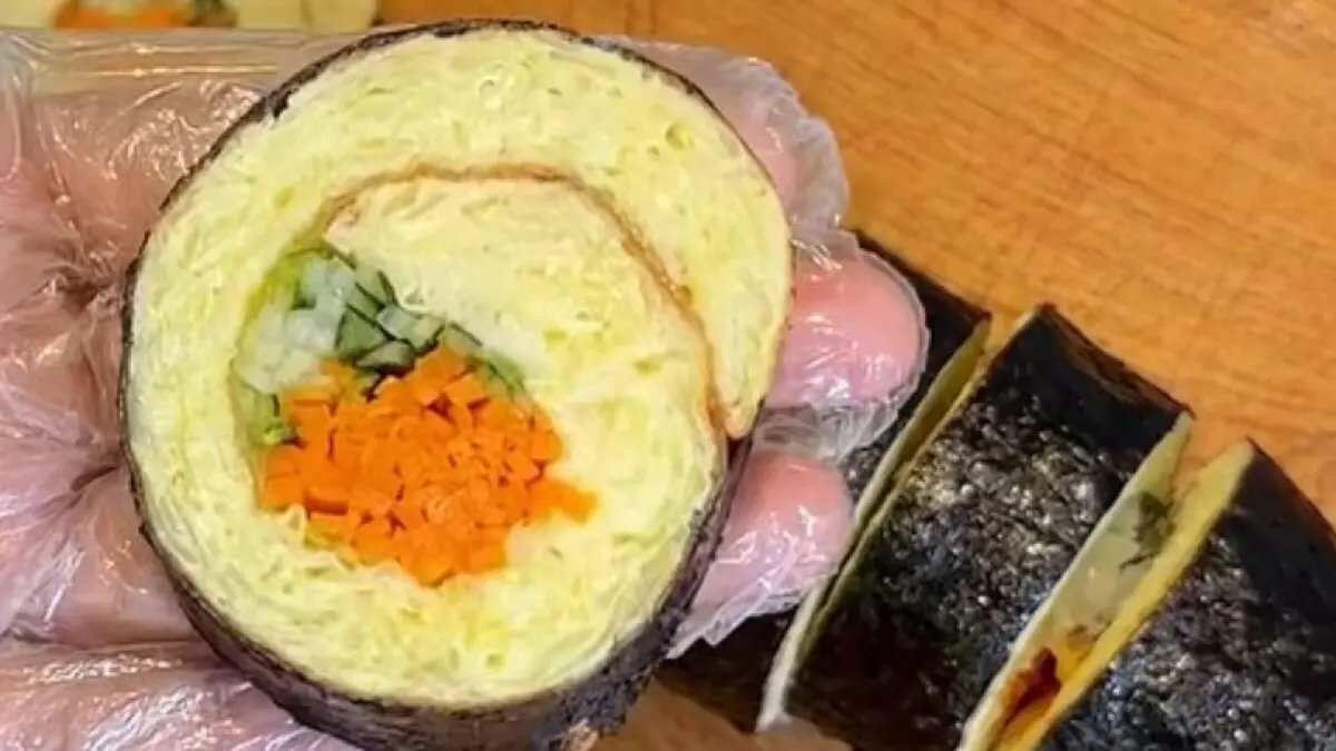 Kimbap Protein Tinggi dan Rendah Kalori: Sarapan Sehat yang Praktis Kimbap Protein Tinggi dan Rendah Kalori: Sarapan Sehat yang Praktis