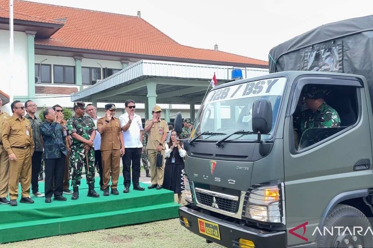 Bantuan Kemanusiaan Provinsi Bali untuk NTT Pasca Gempa Bumi Bantuan Kemanusiaan Provinsi Bali untuk NTT Pasca Gempa Bumi