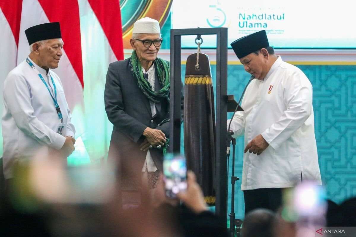 Penutupan Muktamar ke-35 Nahdlatul Ulama oleh Presiden Penutupan Muktamar ke-35 Nahdlatul Ulama oleh Presiden