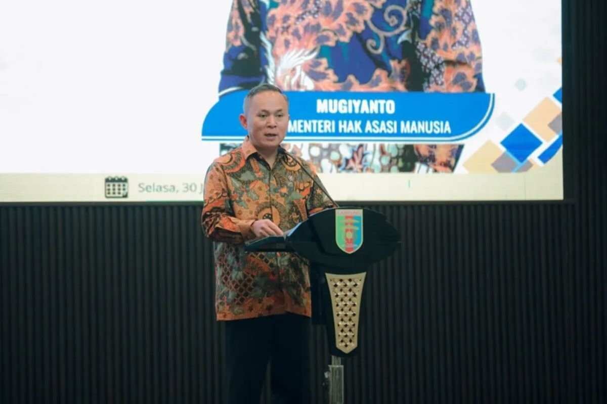 Tinjauan Pelanggaran HAM di Sektor Tambang dan Perkebunan Tinjauan Pelanggaran HAM di Sektor Tambang dan Perkebunan