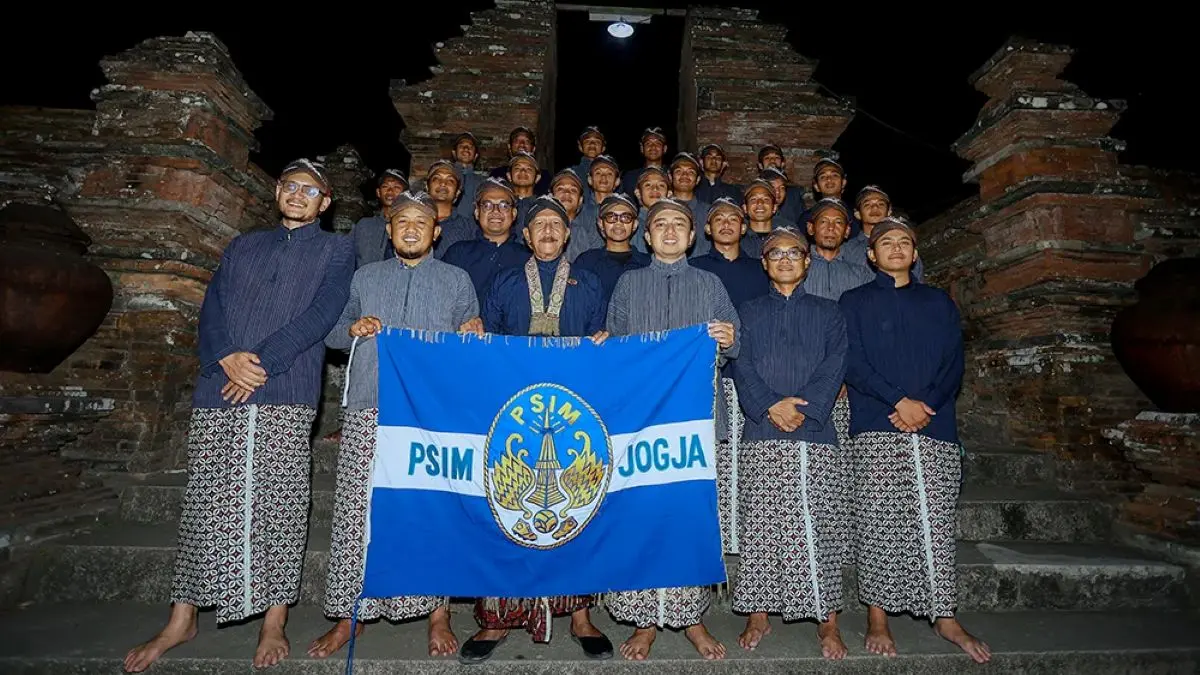 PSIM Ziarah ke Makam Raja-Raja Mataram: Mempertahankan Tradisi Menjelang Super League 2026/2027 PSIM Ziarah ke Makam Raja-Raja Mataram: Mempertahankan Tradisi Menjelang Super League 2026/2027