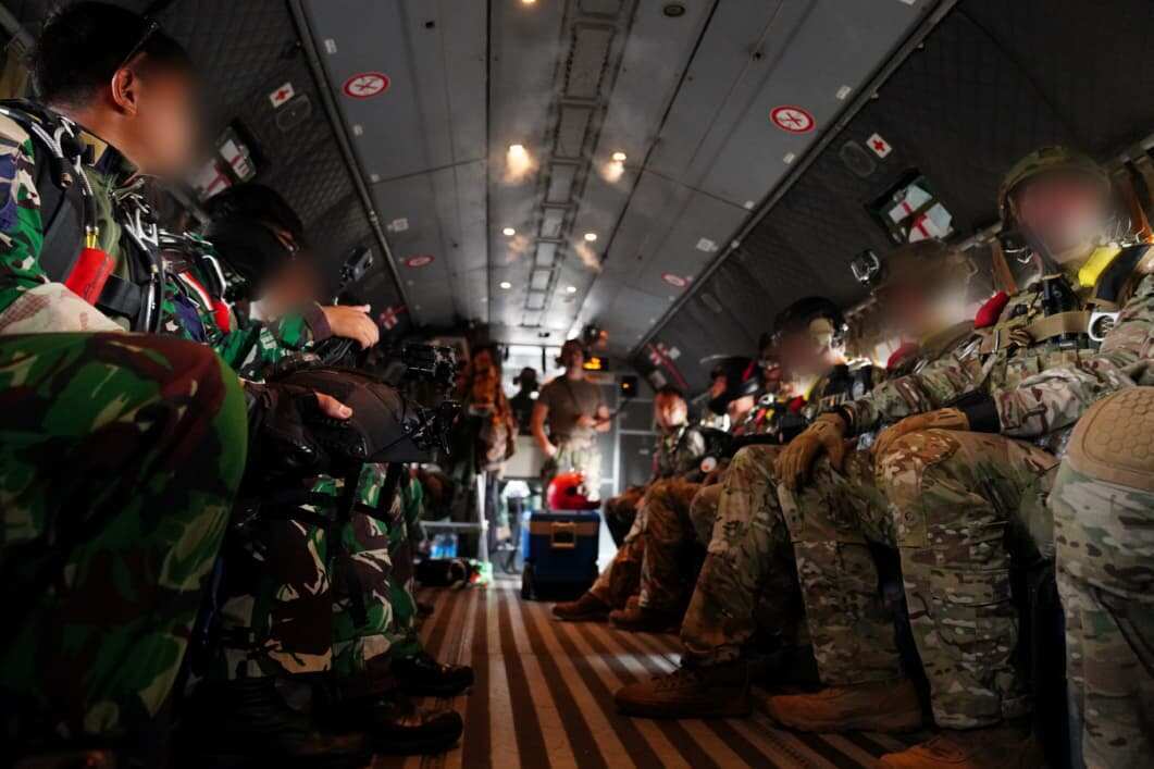 Prajurit SOF TNI dan US Army Sukses Laksanakan Infiltrasi Udara Dalam Latihan Super Garuda Shield 2026 Prajurit SOF TNI dan US Army Sukses Laksanakan Infiltrasi Udara Dalam Latihan Super Garuda Shield 2026