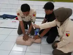 Sambut HUT TNI Ke-81, Kodim Bojonegoro bersama Polkes bekali Ratusan Pelajar Jurus Penyelamat ‘AMAN–CPR’