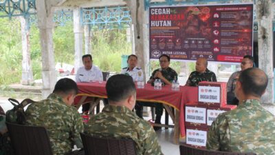 TIM PENYULUH KARHUTLA MABES TNI BERSAMA PASIS DIKREG SESKO TNI 56 EDUKASI WARGA BUKIT PINANG CEGAH KARHUTLA DI WILAYAH SAMARIDA TIM PENYULUH KARHUTLA MABES TNI BERSAMA PASIS DIKREG SESKO TNI 56 EDUKASI WARGA BUKIT PINANG CEGAH KARHUTLA DI WILAYAH SAMARIDA