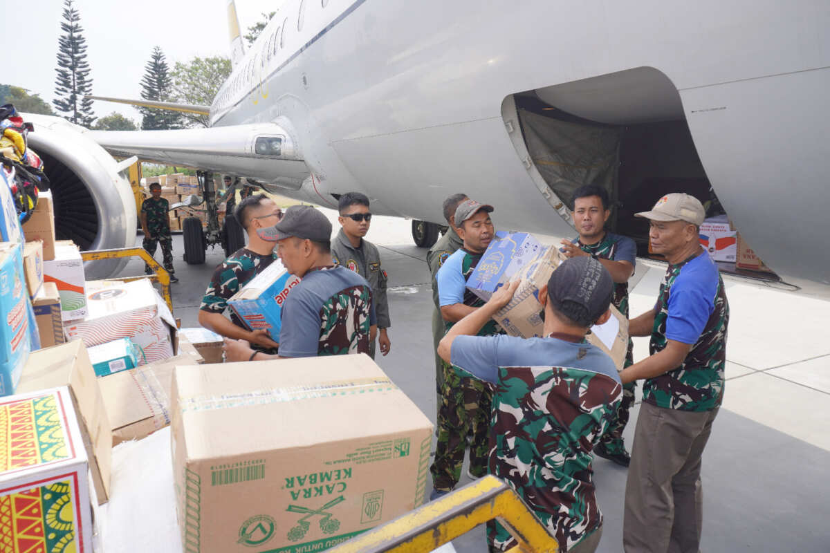 Hari Kesembilan Belas, Bantuan TNI untuk Korban Gempa NTT Tembus 1.061,822 Ton Hari Kesembilan Belas, Bantuan TNI untuk Korban Gempa NTT Tembus 1.061,822 Ton