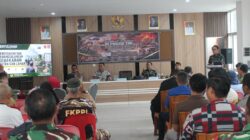 TIM PENYULUH KARHUTLA MABES TNI BERSAMA PASIS DIKREG 56 SESKO TNI EDUKASI MASYARAKAT SAMARINDA SEBERANG PENTINGANYA TENTANG KARHUTLA