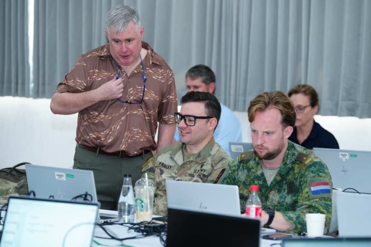 Staff TNI Dan Militer Negara Mitra Simulasikan Operasi Gabungan Dalam Super Garuda Shield 2026 Staff TNI Dan Militer Negara Mitra Simulasikan Operasi Gabungan Dalam Super Garuda Shield 2026
