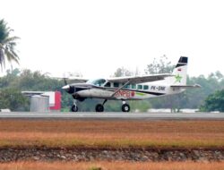 Tiga Ton NaCl Disemai dari Udara, Lanud Sjamsudin Noor Dukung OMC Tekan Karhutla Kalimantan Selatan