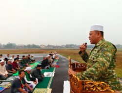 Satgas Kahurtla TNI Gelar Sholat Istisqo dan Sosialisasi di Melawi