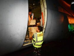 Tak Hanya Logistik, Hercules TNI AU Bawa Dukungan Kesehatan dan Peralatan Untuk Menopang Perjuangan Pasukan Karhutla Kalsel