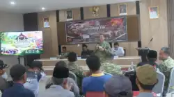 Tim Penyuluh Mabes TNI Edukasi Tomas, Toga dan Todat Samarinda Seberang tentang Pencegahan Karhutla