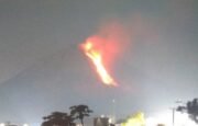 Erupsi Gunung Sinabung: Warga Diimbau Menjauh dari Lokasi
