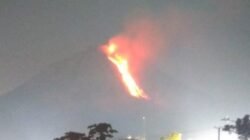 Erupsi Gunung Sinabung: Warga Diimbau Menjauh dari Lokasi Erupsi Gunung Sinabung: Warga Diimbau Menjauh dari Lokasi