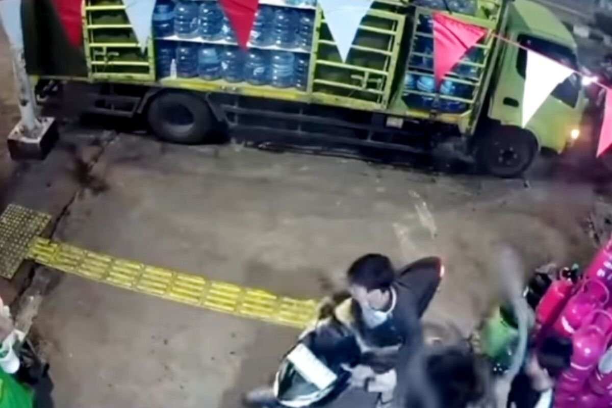 Penyelidikan Pembegalan Terrekam CCTV di Tebet Penyelidikan Pembegalan Terrekam CCTV di Tebet
