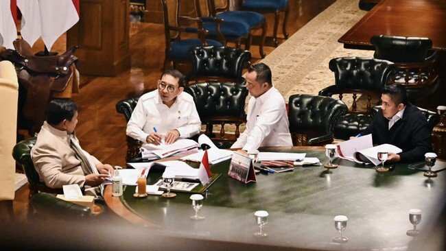 Usulan Gelar dan Tanda Kehormatan Oleh Fadli Zon Kepada Prabowo