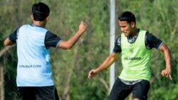 Persebaya Surabaya Hadapi Bhayangkara FC: Toni Firmansyah Siap Curi Poin Persebaya Surabaya Hadapi Bhayangkara FC: Toni Firmansyah Siap Curi Poin