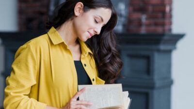 Manfaat Membaca Buku Fisik Manfaat Membaca Buku Fisik