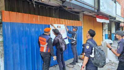 Penertiban Aset Ilegal PT KAI Daop 8 di Surabaya