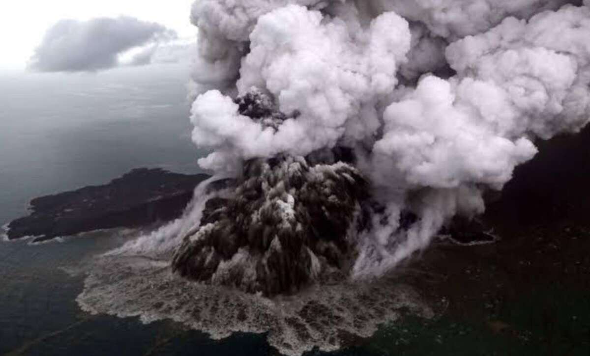 Erupsi Gunung Anak Krakatau yang Membuat Warga Cemas