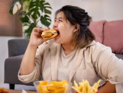 Mengenal 10 Kebiasaan Makan Buruk untuk Kesehatan Jantung