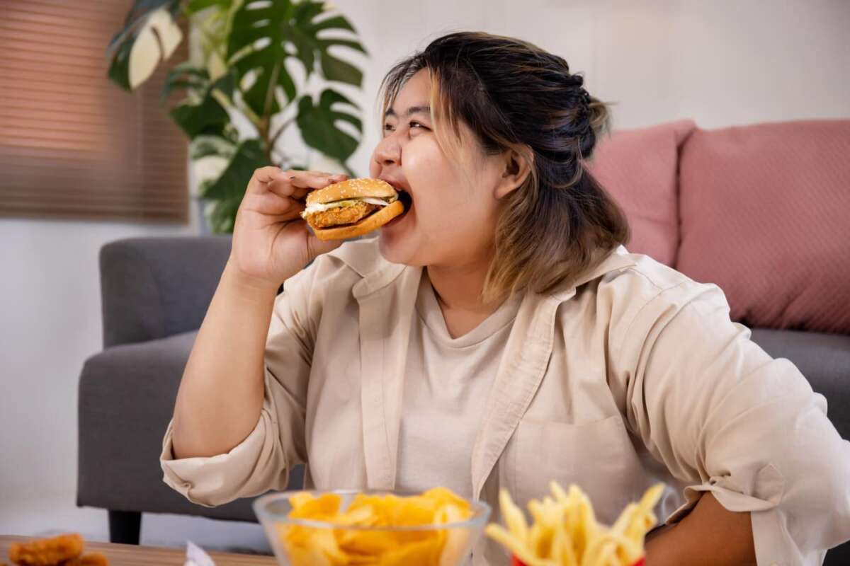 Mengenal 10 Kebiasaan Makan Buruk untuk Kesehatan Jantung