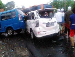 Tips Menghindari Tabrakan Beruntun di Jalan Raya