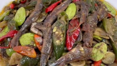 Resep Tumis Ikan Asin Cabe Ijo yang Menggugah Selera
