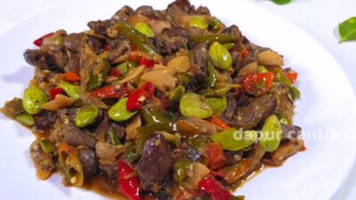 Menyajikan Oseng Pete Jantung Ayam yang Lezat