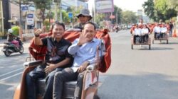 Bantuan Presiden: Penyerahan 200 Becak Listrik di Cirebon
