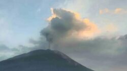 Ancaman Abu Vulkanik Gunung Lewotolok Terhadap Penerbangan di NTT