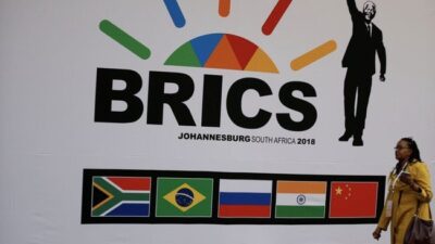 BRICS Menganalisis Alternatif Pembayaran untuk Buang Dolar AS