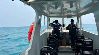 TNI AL Kerahkan 11 Kapal untuk Mencari Lima Jurnalis yang Hilang