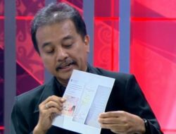 Roy Suryo Soroti Kejanggalan Skripsi Jokowi