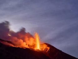 Dampak Erupsi Anak Krakatau: Abu Vulkanik Melanda Depok dan Bogor