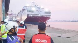 Evakuasi Penumpang Kapal MV Haida Di Banjarmasin