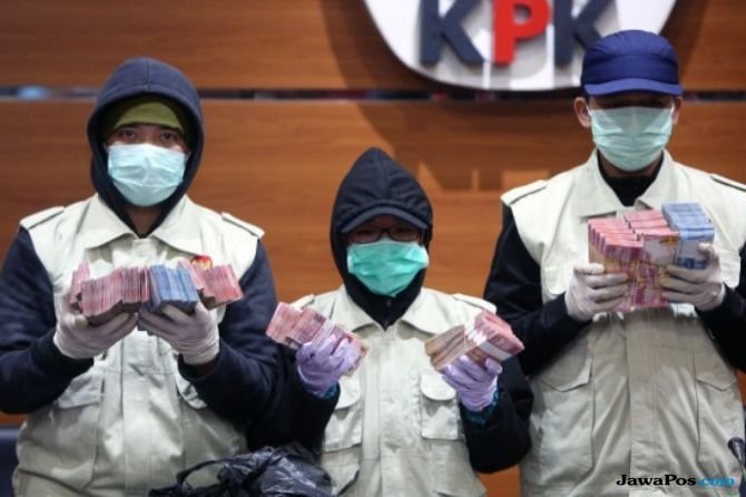 Penggerebekan KPK: 17 Orang Ditangkap dalam Operasi Tangan