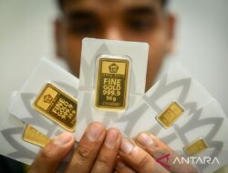 Penurunan Harga Emas Antam di Jakarta