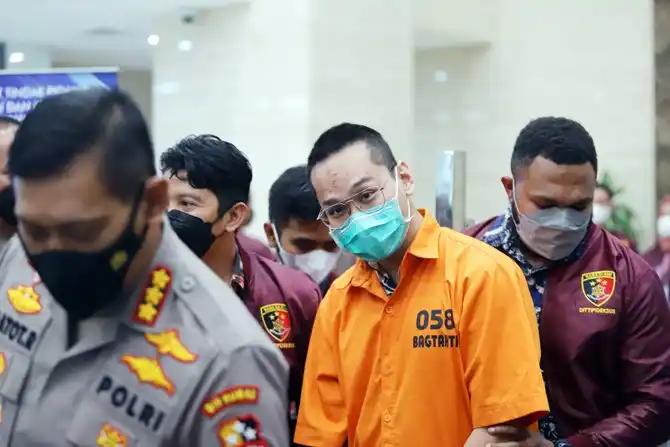 Indra Kenz Terima Pembebasan Bersyarat di Tengah Sorotan Polemik Lapas