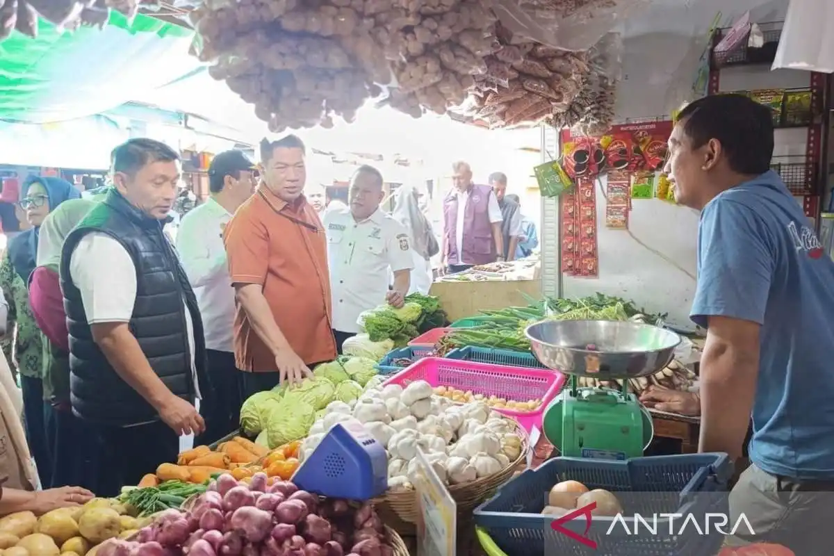 Pengendalian Inflasi: Operasi Pasar di Makassar