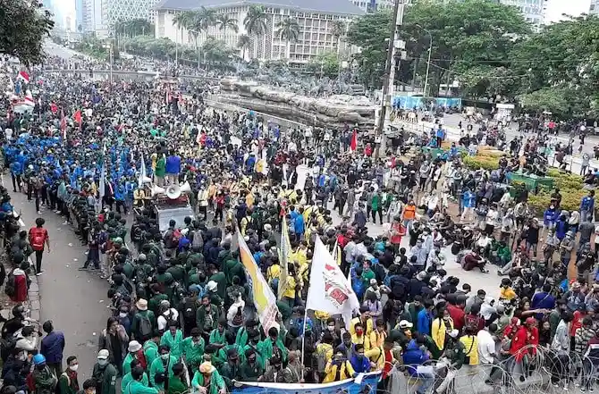 Aksi Gerakan Bersama Mahasiswa di Tengah Krisis Sosial
