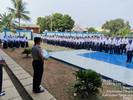 Program POLDIK, Polri Jadi Pembina Upacara dan Edukasi Siswa SMPN 5 Cikupa tentang Kenakalan Remaja