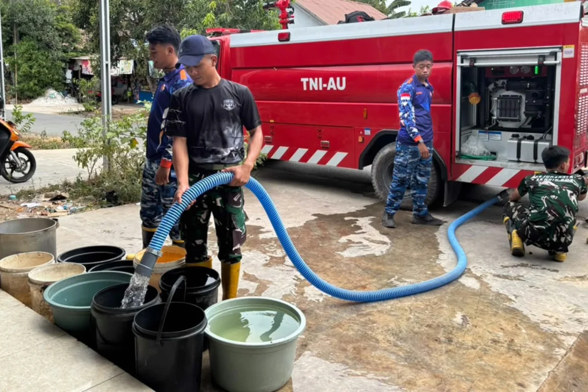 Lanud Sjamsudin Noor Kembali Hadirkan Setetes Kepedulian di Tengah Kekeringan