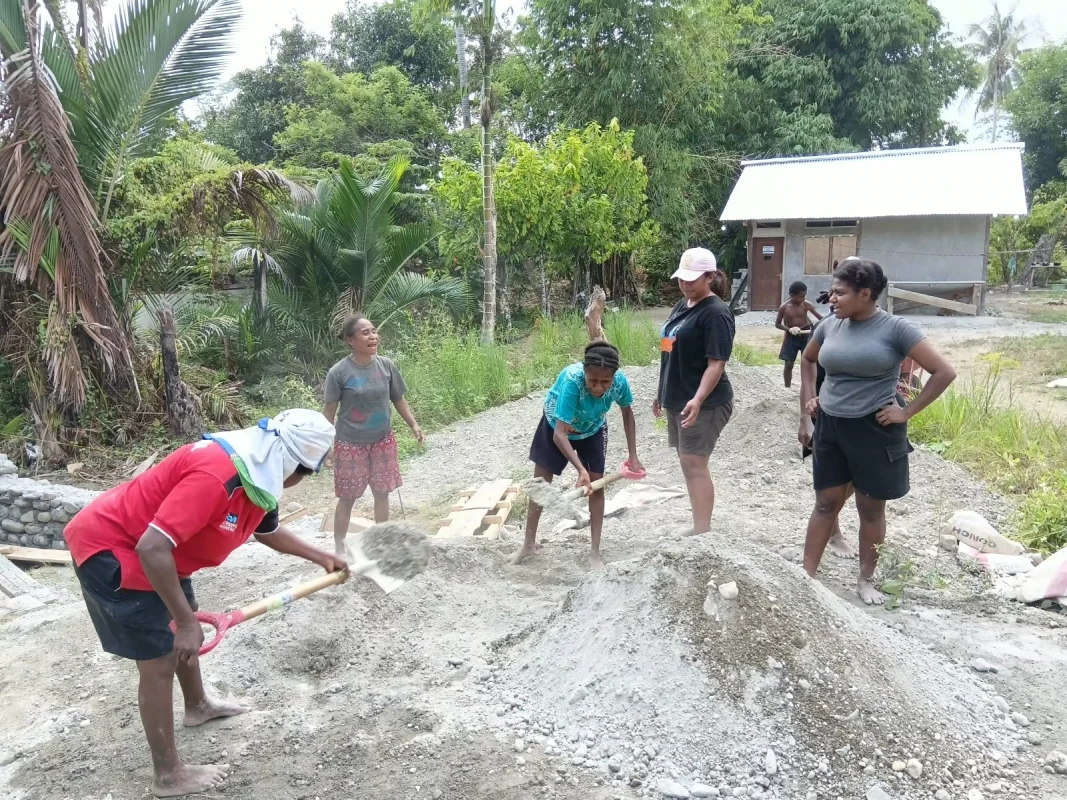 Partisipasi Mama-Mama Papua, Gotong Royong Sukseskan TMMD ke-130