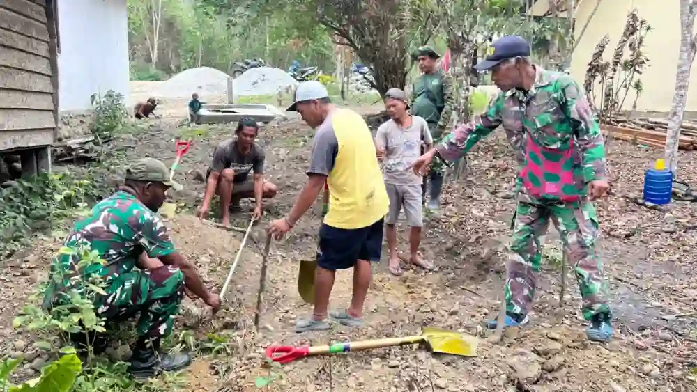 Penuh Kepedulian, Satgas TMMD ke-130 Bangun Rumah Warga Kampung Yamboi