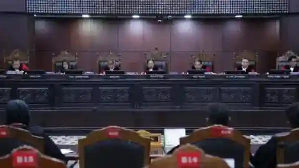 MK Perjelas Batas Pemberhentian Sementara Kepala Daerah Berstatus Terdakwa