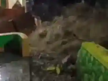 Luapan Sungai Cikalintu Rendam 34 Rumah di Kawasan Siliwangi Dalam